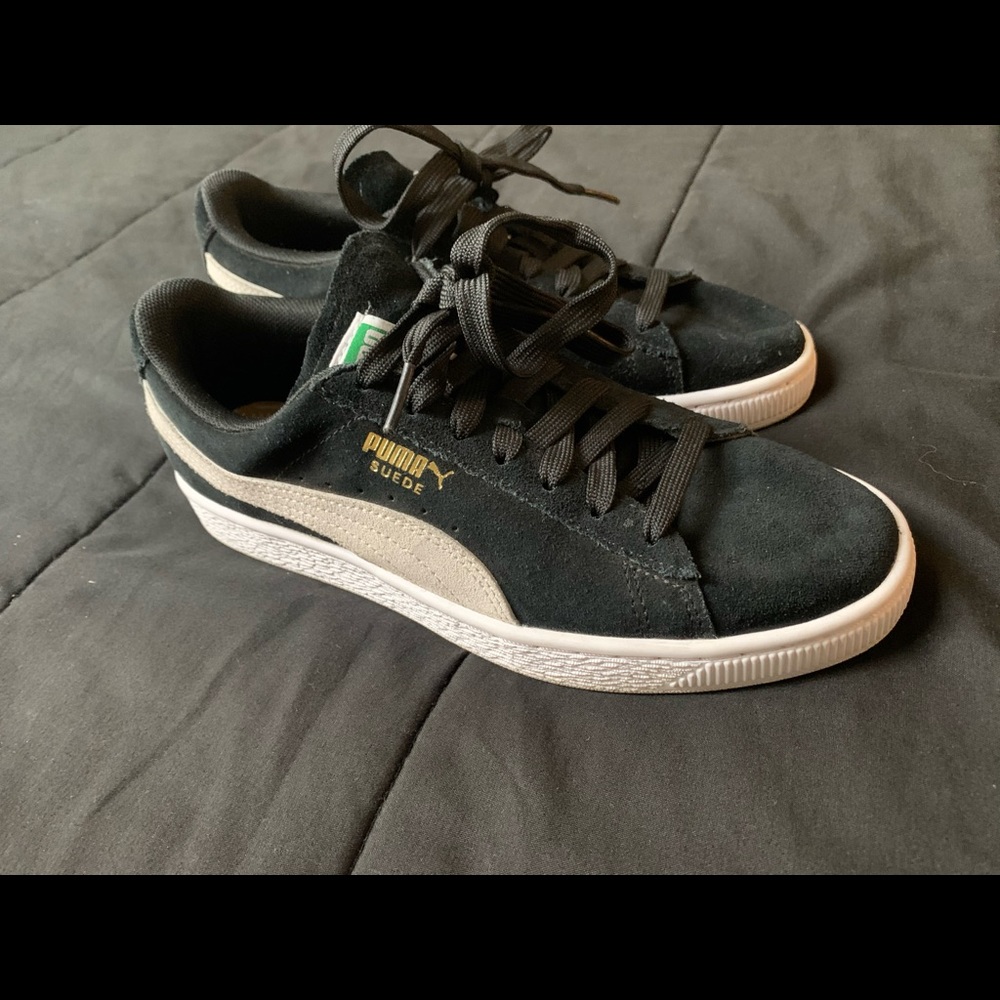 Woman’s Puma suede